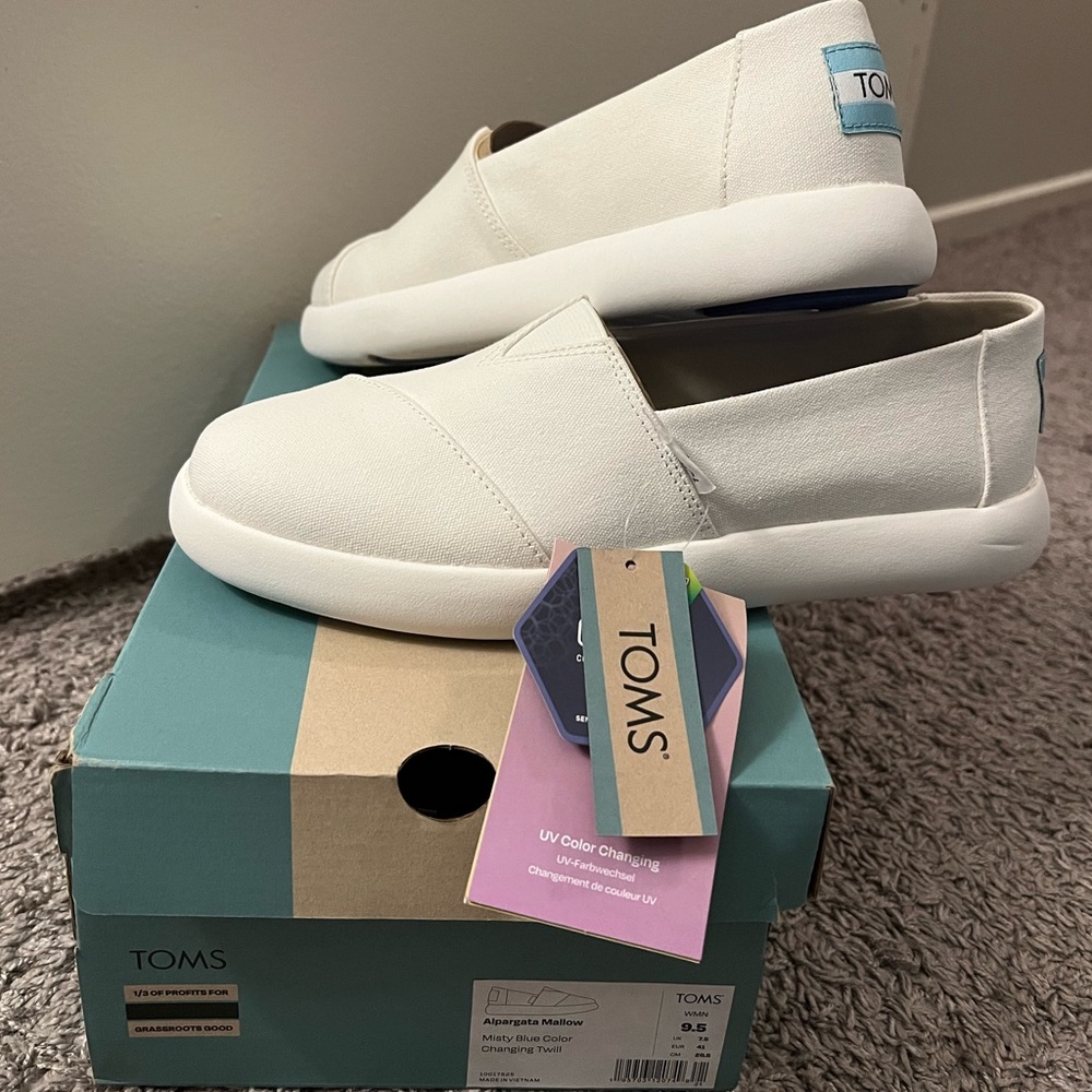 Tom’s Alpargata Mallow UV color changing shoes size 9.5 never worn, tags intact